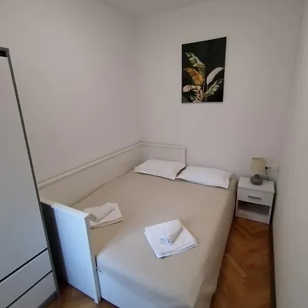 Apartment Garden Split